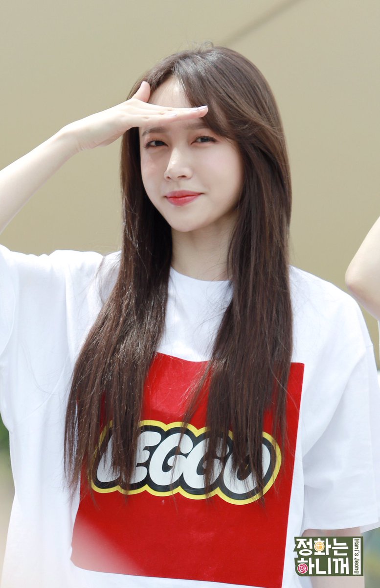 hourIyhani's tweet photo. #하니 #HANI https://t.co/1ZEmk88hsp