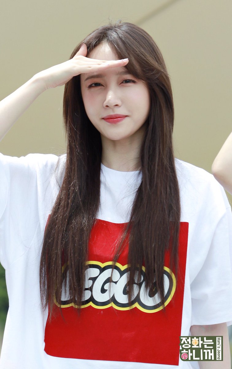 hourIyhani's tweet photo. #하니 #HANI https://t.co/1ZEmk88hsp