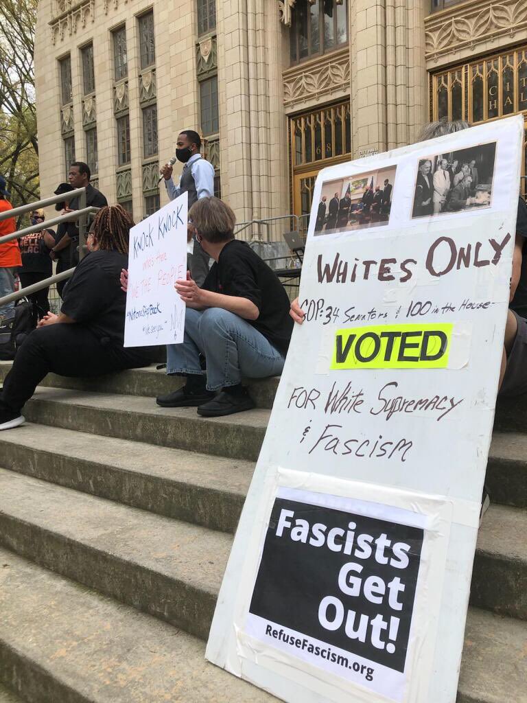 refusefascatl's tweet photo. @RefuseFascism joined others outside Atlanta City Hall protesting the arrest of Rep. Cannon and the blatant white supremacy of the Republi-fascist program, stripping away the hard-fought rights of Black and Brown people. #JimCrow https://t.co/iLjLoJyaVJ