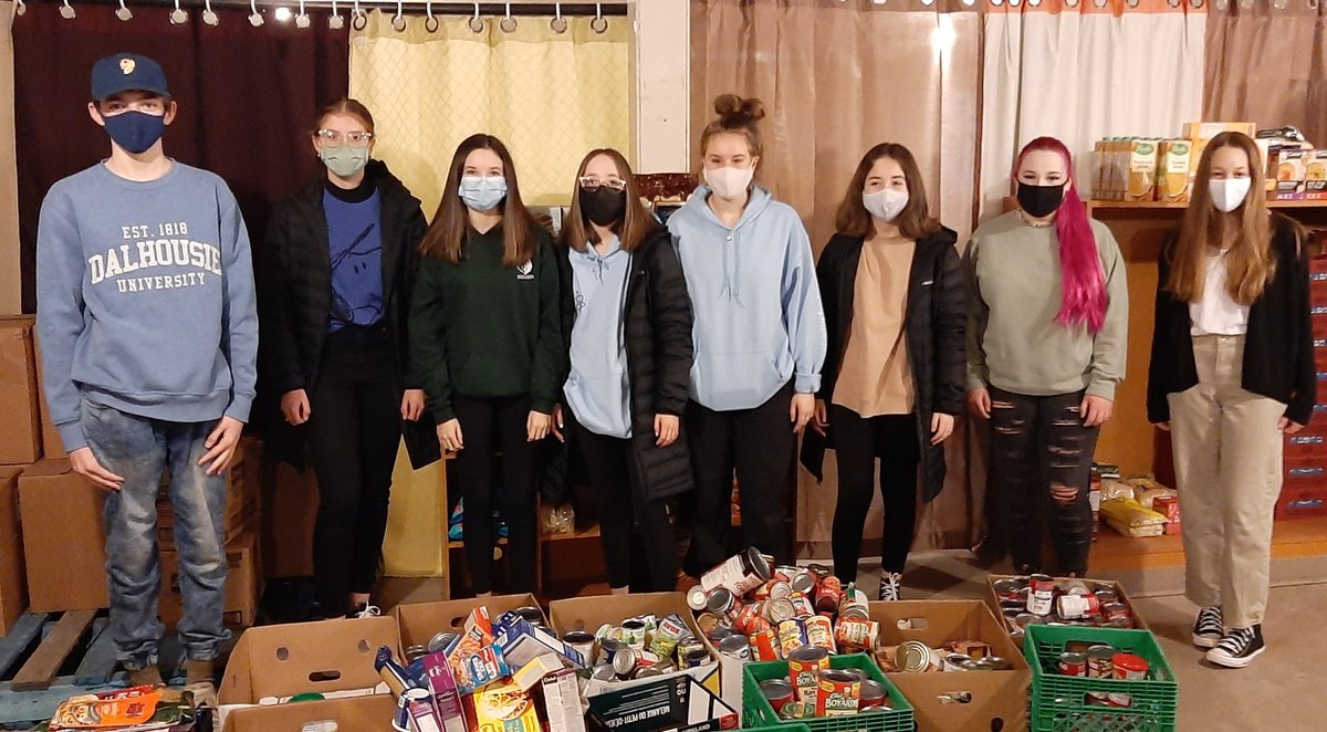 heather_kearney's tweet photo. Proud of these #BEC Rotary Interact students who organized a food drive all on their own, as well as the grade 9 students who helped sort the food at the hall💕 Thank you all for your support 🙂 #Bears @CBVRCE_NS @BretonEdCentre https://t.co/mRufNdJPPs