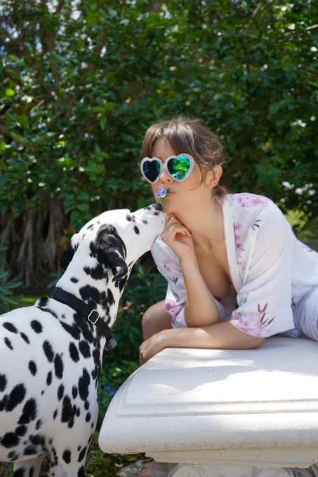 3 pic. Puppy love https://t.co/EvHyTqeOPh