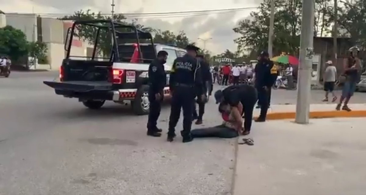 GuadalupePrzHdz's tweet photo. No. No murió.
LA MATARON ¡FUE A-S-E-S-I-N-A-D-A!
ojo: de nuevo y como siempre, estamos solos; la POLICÍA NO PUEDE CUIDARNOS .
Esto es más que indignante, debe hacerse JUSTICIA ¡YA! 
Suponía que estabamos UNIDAS y resulta que otra mujer hizo ese acto. Ella NO me representa.
#Tulum https://t.co/CbetjYjPli