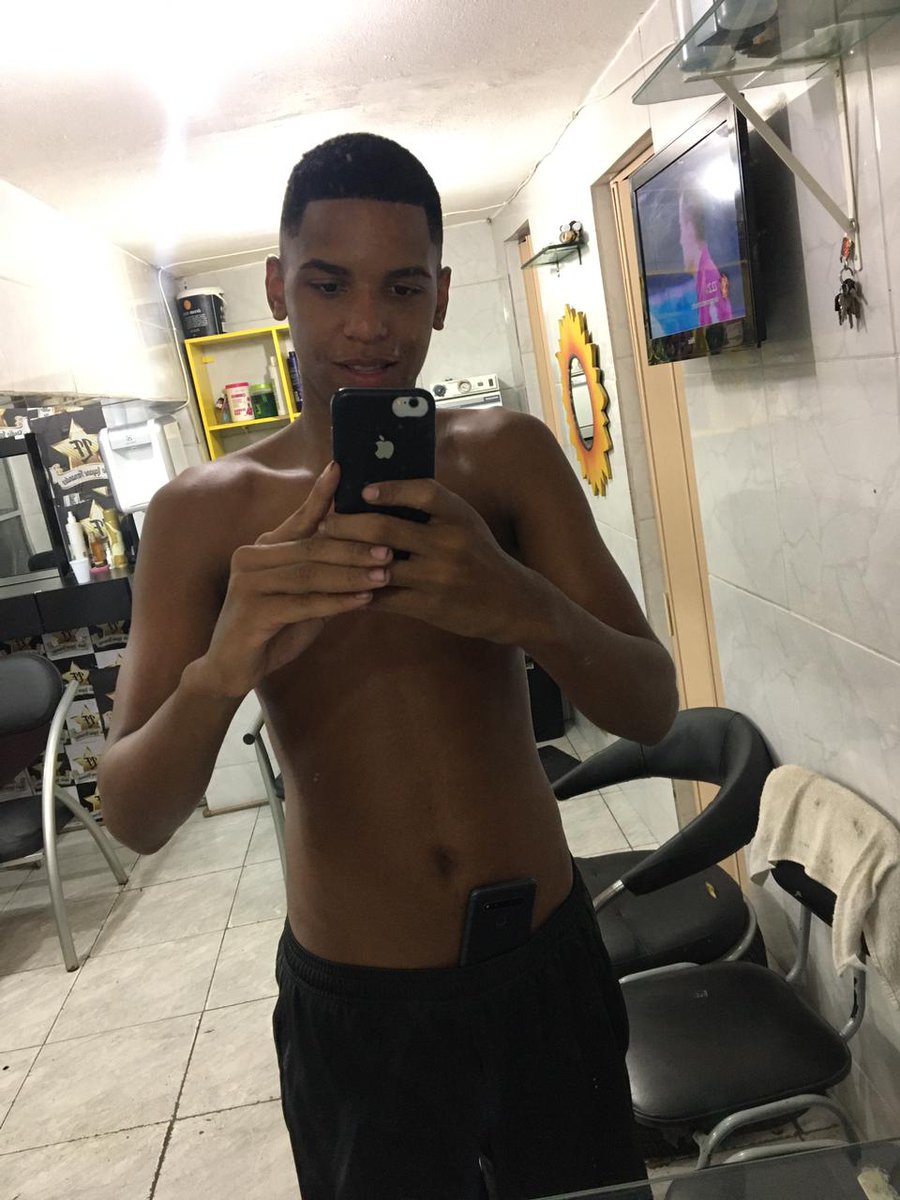 dedetrempjl's tweet photo. Duas de facção https://t.co/TgUMY7mM4K