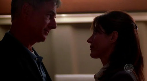 ErisxJune's tweet photo. ✨So close, yet so far from paradise
I hold, you in my arms, in paradise
Is mine, then you slip away
Like a child at play, and here am I
So close, yet so far from paradise✨
Inspired by Elvis Presley's song " So close, Yet so far"
#NCIS #Gibbs #KateTodd #Kibbs https://t.co/YR1KlIoDCe
