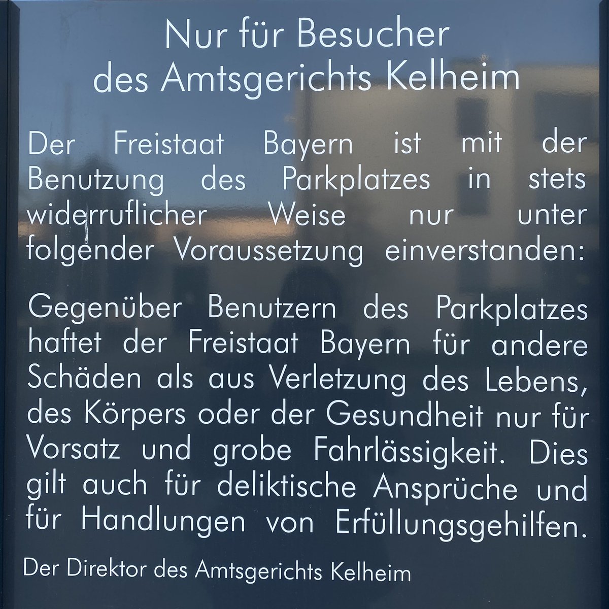 undfrei's tweet photo. Bitte nur in den Wortzwischenräumen parken, danke!
#blocksatz #freiraum #parkplatz #typografie https://t.co/CUSN1NHwd0