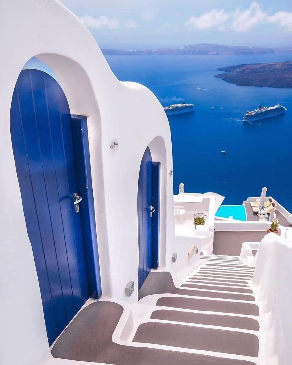OfficialPLT's tweet photo. Dreaming of Santorini 💙 https://t.co/Ho51btjWgJ