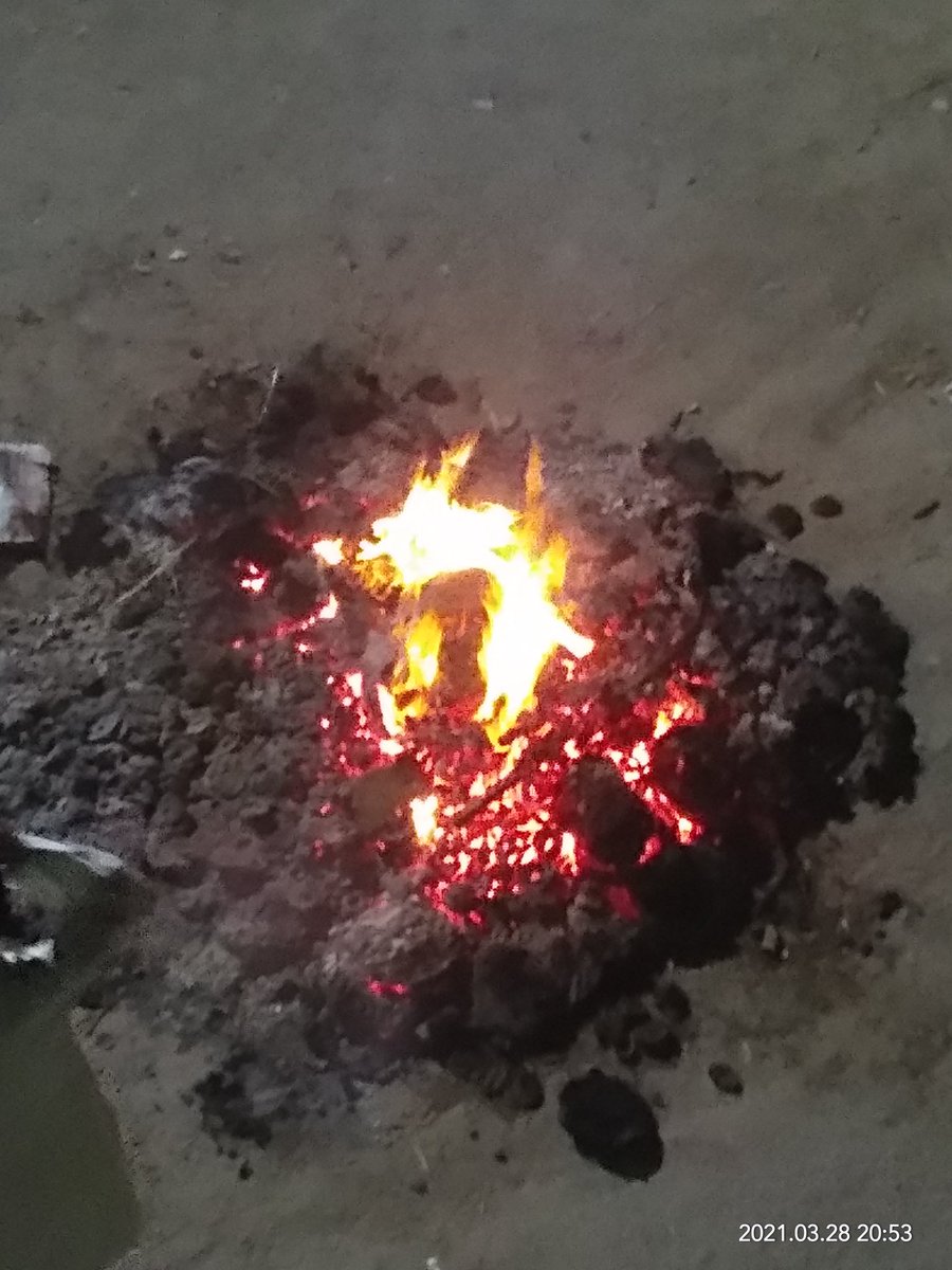 DINESHmrj's tweet photo. होलिका दहन में सबकी बुराइयाँ और कठिनाइयाँ जल के भस्म हो जाएँ और आने वाला कल बहुत ख़ुशियाँ और स्वास्थ ले के आए ⁦@myogiadityanath @DmMaharajganj @Saurabh42125235 @presbueurosunil https://t.co/3AAutkZeWq