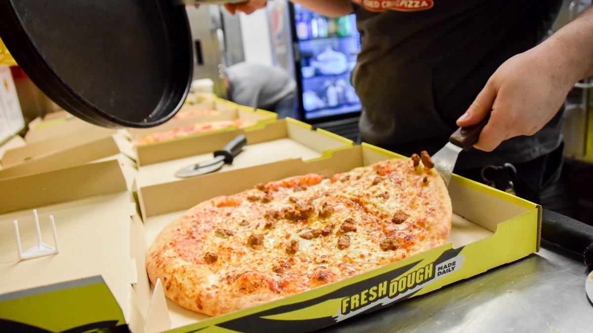 Howies_1540's tweet photo. Celebrate Palm Sunday with FREE Howie Bread with any online order of $12 or more! Order before April with code 276XX
Online exclusive
#thepizzapurpose #famousforflavor #katytx #katytxfood #katytxfoodie https://t.co/wRtZxR18nn