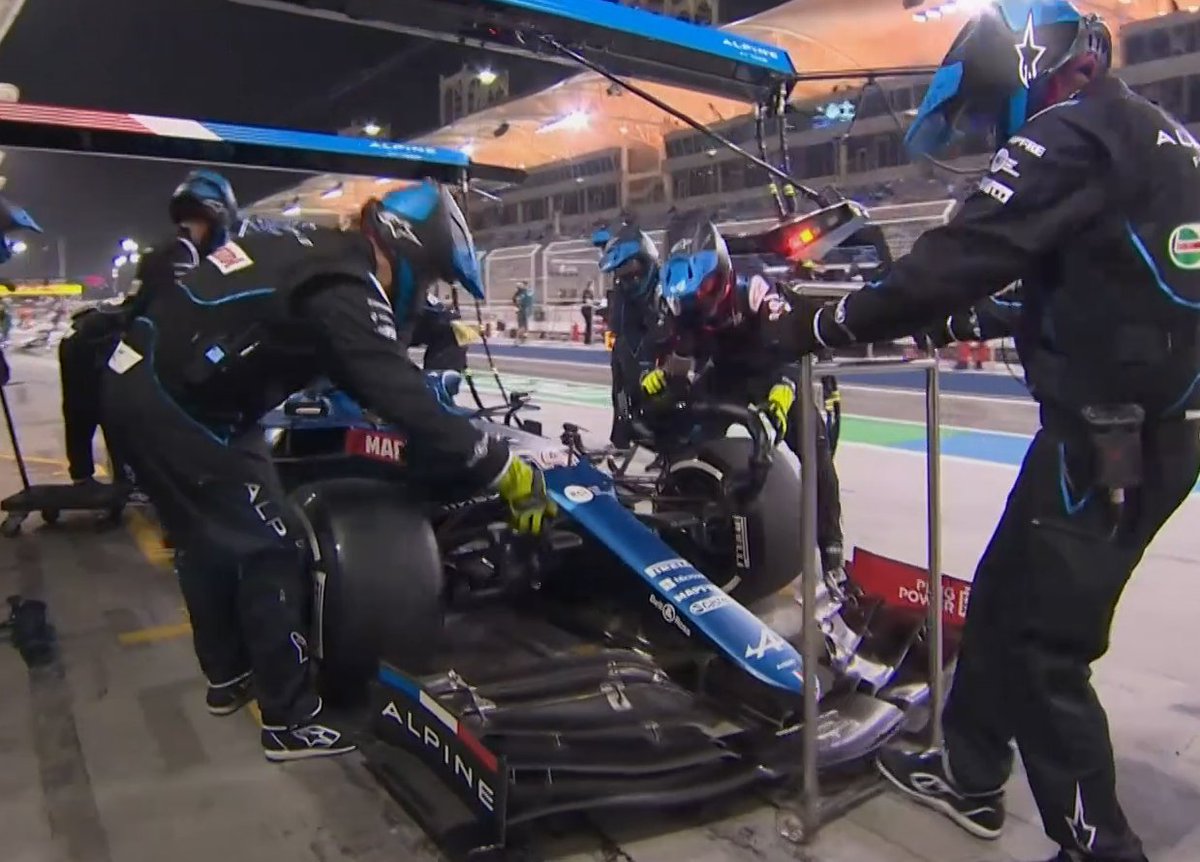 bandeiramarela's tweet photo. Drove the wheels of that car

Mas demasiado literal

#BahrainGP #F1BA https://t.co/QnWMmBtSUR