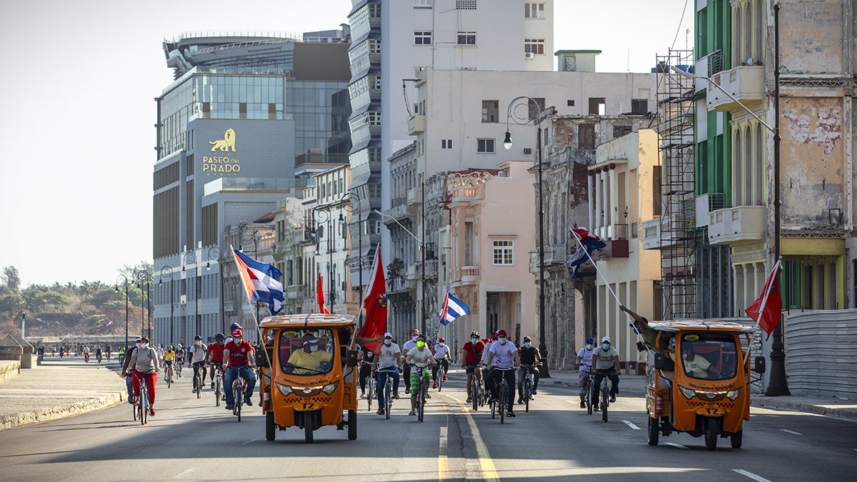 Soñar y continuar un país: emocionante jornada de Solidaridad mundial, está haciendo historia con #Cuba en el centro de todos los abrazos y una demanda única: #AbajoElBloqueo #CubaViva