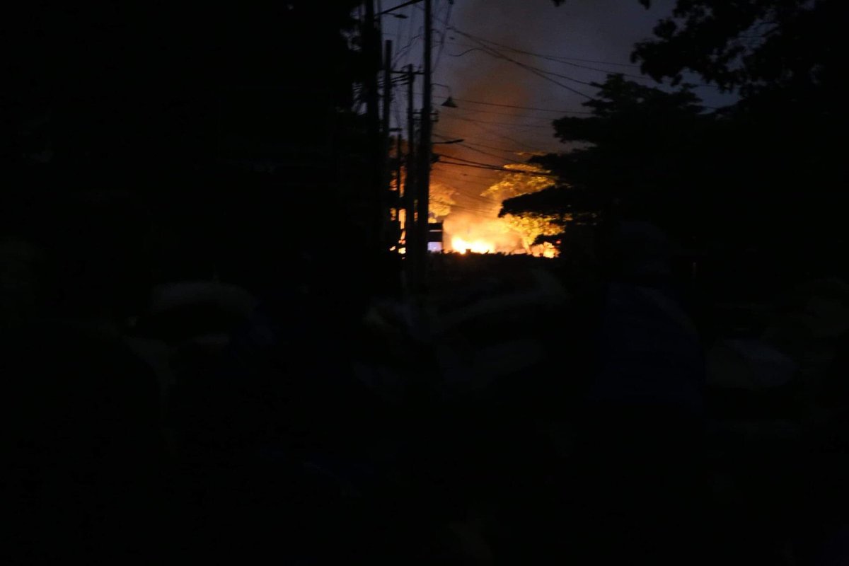 MayThu29191846's tweet photo. Now at 28 March night, the military junta shot continuously the civilian’s home at Pathein, Ayeyarwaddy region. 
#Mar28Coup 
#WhatHappeningInMyanmar https://t.co/bBROhCQAY7