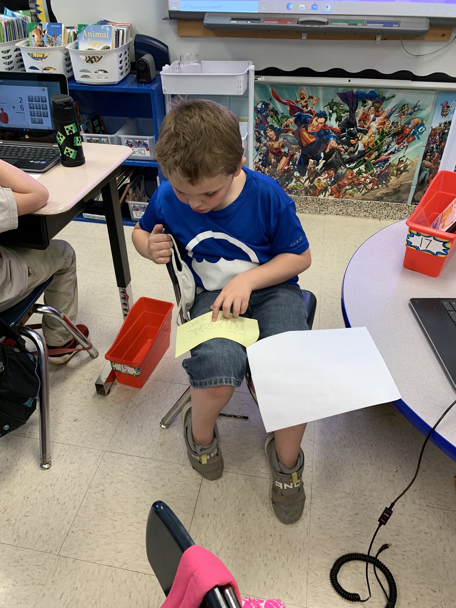 jlwilliams2015's tweet photo. One of the kids’ favorite activities is writing letters to the principal and reading the letters he writes back! @Centralnews1917 https://t.co/6KTOJ5daWJ