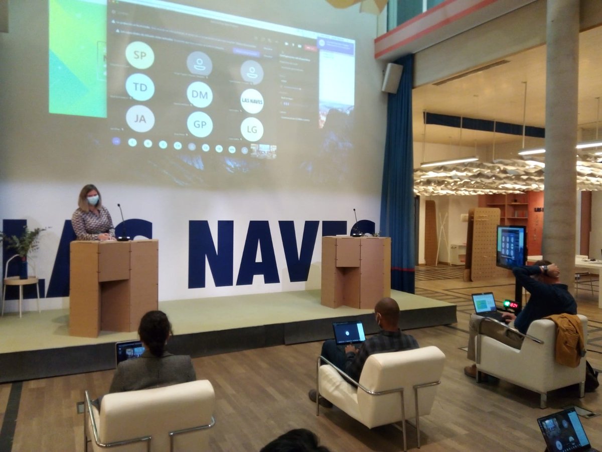 vlcinnovation's tweet photo. FOGGURU | 🥁Comienza el acto de entrega de los premios #Hackaton #HackTheFog. 

La coordinadora del proyecto @thefogguru de @LasNavesINN Gema Roig, agradece a los 63 concursantes de 10 países su participación. 

💪Tres días de esfuerzo y creatividad buscando la app más sostenible https://t.co/MGt2UoaNLx