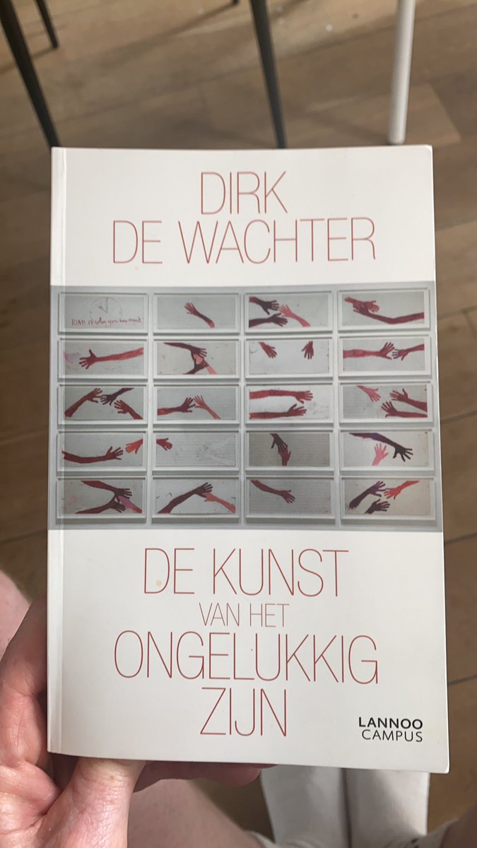 erikfaasen's tweet image. Prachtig boekje over levenskunst, pampergeneratie, omarmen en toelaten van verdriet in onze levens en over de zorg voor elkaar. 

Ik vind het op een bepaalde manier bevrijdend. 
 @Dirk_de_Wachter