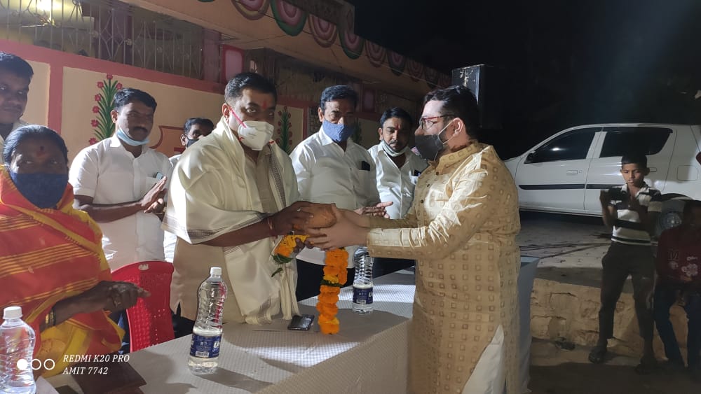 sanjaycjagtap's tweet photo. आंबाजीचीवाडी, वाल्हे याठिकाणी उभारण्यात आलेल्या राजा शिवछत्रपती जलशुद्धीकरणाचा लोकार्पण सोहळा काल संपन्न झाला. यावेळी माझ्यासमवेत पुणे जिल्हा मध्यवर्ती बँकेचे संचालक मा. दिगंबर दुर्गाडे सर व इतर मान्यवर उपस्थित होते.
#Walhe #Purandar #SanjayJagtap #Haveli https://t.co/55BU2NuQDv