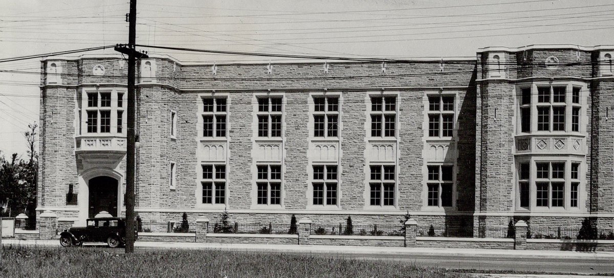 The Glengrove Substation is a fantastic North Toronto building. Seen here shortly after completion in 1931.  #TOheritage