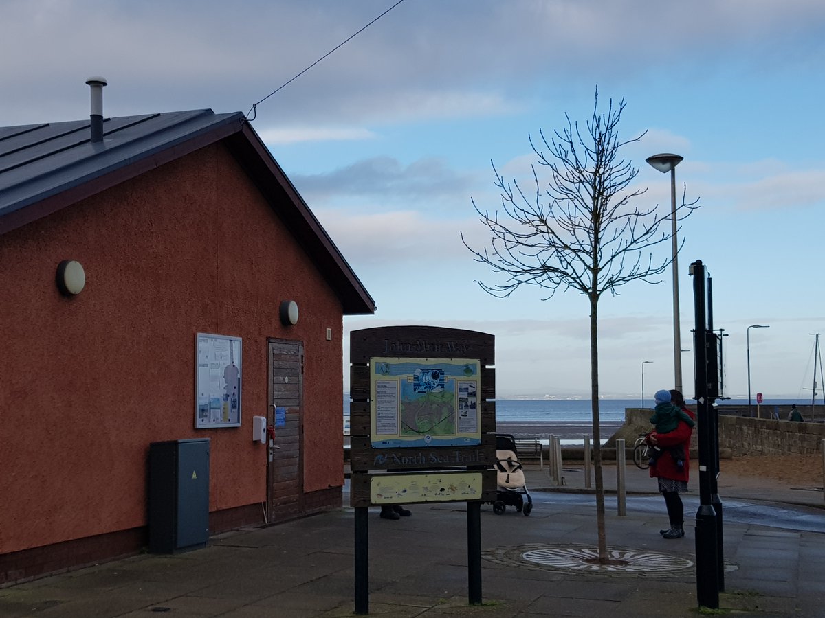 moiradunworth's tweet photo. Supporting @EuansGuide #SetTheCordsFree campaign. Put a #RedCordCard in #PublicToilet #Musselburgh harbour. Nice facility but sometimes locked. https://t.co/2rgouT9Ng3