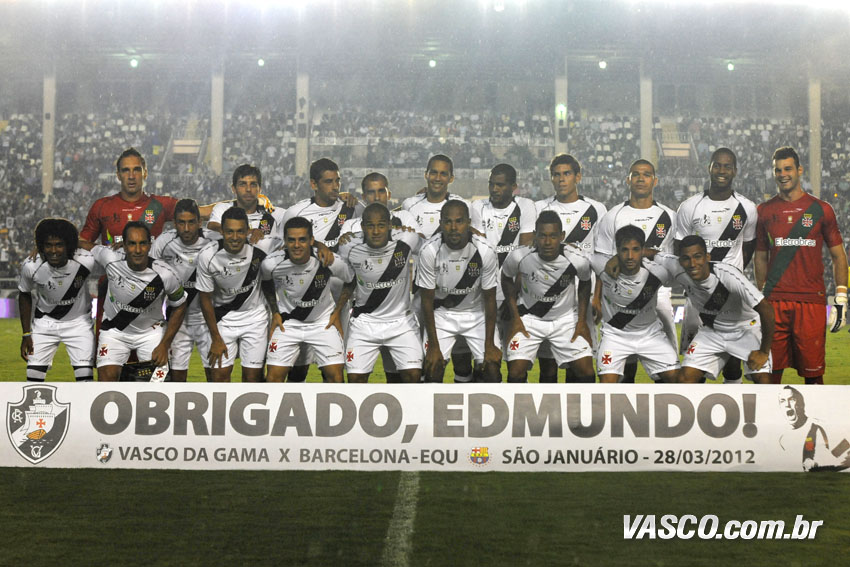VascodaGama's tweet photo. Nove anos da despedida do @edmundosouza7 . 

📸 Marcelo Sadio/Vasco 

#VascoDaGama https://t.co/5UgmcGMV7Y