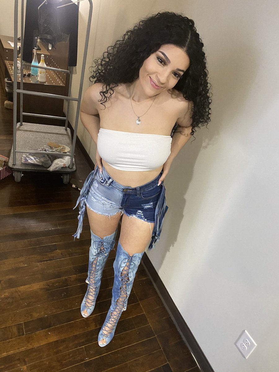 Xo_AmbyBaby's tweet photo. 🦋 https://t.co/mqTg18JZyB