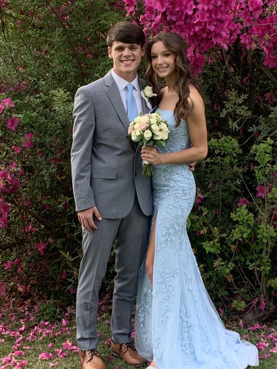 ShannaSteed's tweet photo. Tre’ and Megan...Senior Prom! Love these two and so proud of both of them! 💜💛 https://t.co/QH1jafePz9