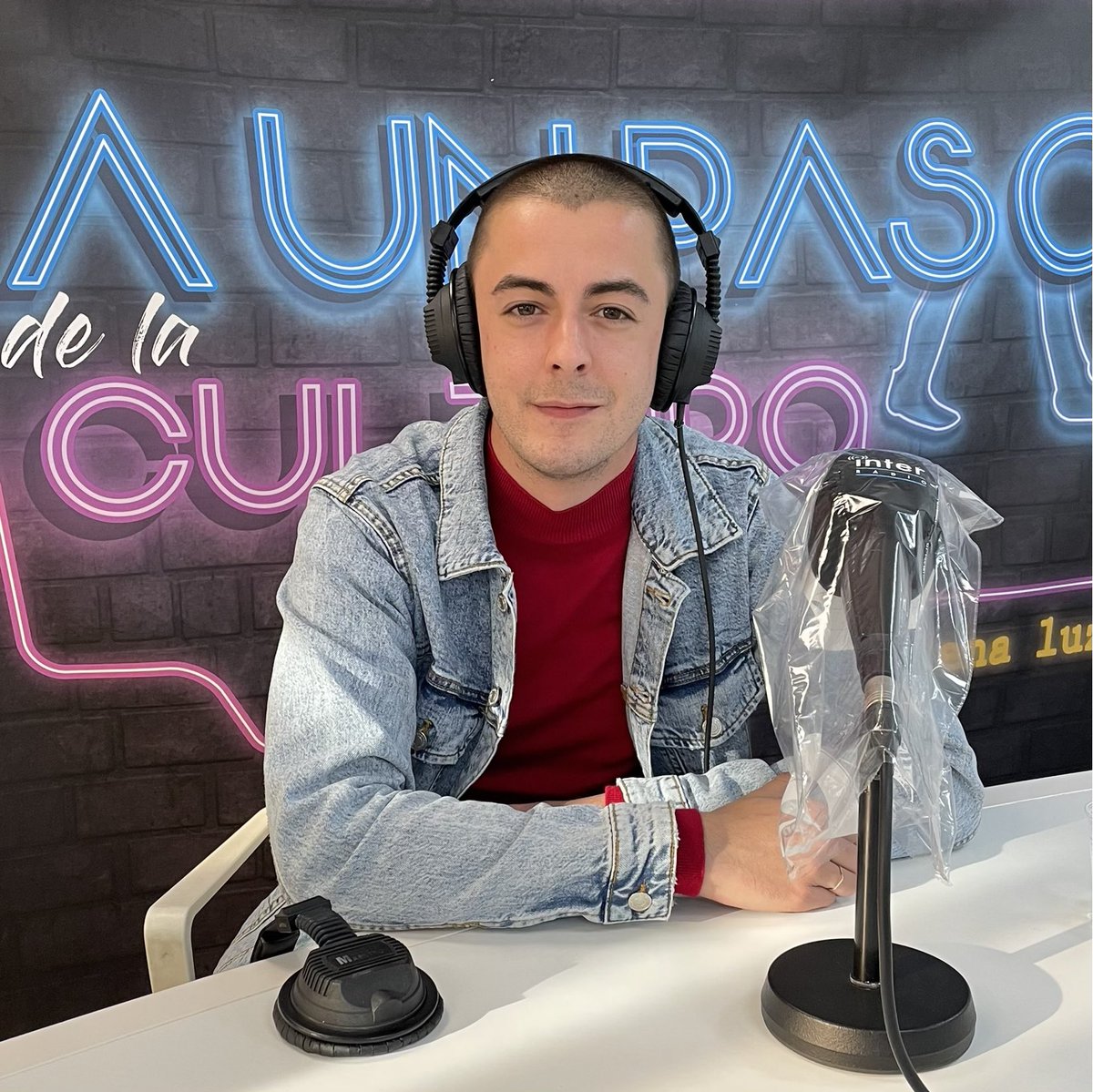AUnPaso_cultura's tweet photo. 📻🎙 Hemos hablado con @victor_palmero de la obra de #teatro que protagoniza, #JohnnyChico 🎭; de #lqsa , y de su trayectoria como #actor ... ¡No te pierdas su entrevista... 🕺🏻 ¡hemos terminado bailando! 😜
https://t.co/1LAp2S4I2L
#entrevista #cultura #albarecio https://t.co/wuQmswZYg0