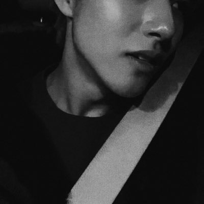 anotherboyj's tweet photo. 3ทุ่ม                                                             ตี2 https://t.co/o2JD67gLcS