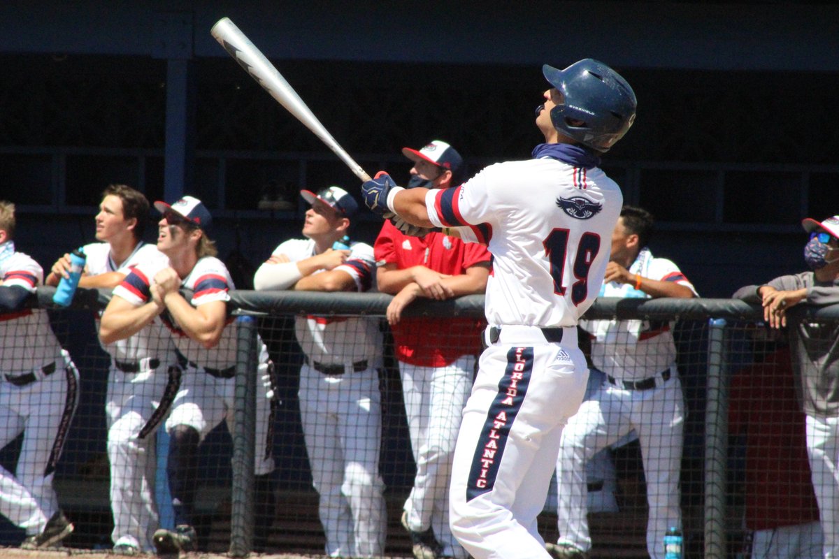 FAU_Owls_Nest's tweet photo. TOUCH 'EM ALL, @JaredDeSantolo! 💪

Last night's walk-off hero comes through for the Owls AGAIN, hitting his first home run of the year!

#MU 0 - #FAU 1 | E3 | @LealLaw https://t.co/0fjG0EPN0X
