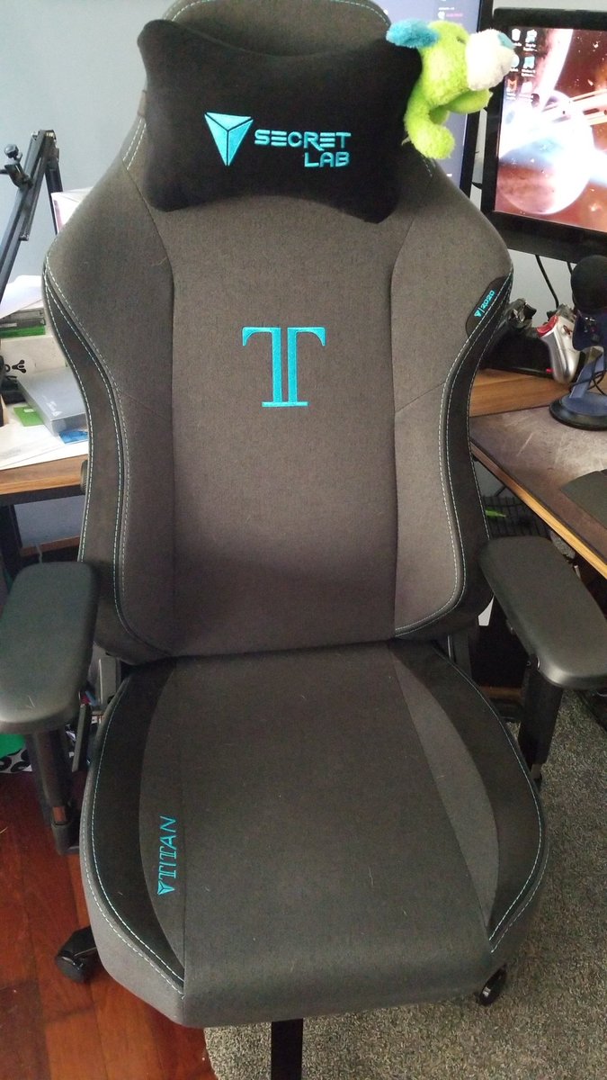 Short_StackTV's tweet photo. Thank you @secretlabchairs for the amazing chair I ordered. It is honestly the most comfortable chair I have ever used. I've had it a few days now and dont want to sit anywhere else. Lol. This thing is awesome!! #Secretlab #chair #stackshack #TwitchStreamers https://t.co/Q1hC28yPvw