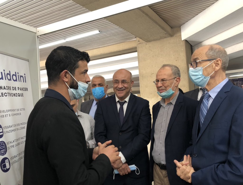 MnsGovDz's tweet photo. 🔴 قام السيد حسين شرحبيل، وزير الرقمنة و الإحصائيات، اليوم الأحد 28 مارس 2021، بزيارة للمعرض الوطني للتجارة الإلكترونية و الرقمنة “Algeria Connect" الذي تقام فعالياته، في طبعتها الأولى، برياض الفتح، بالجزائر العاصمة. https://t.co/vK0B9ZgfkP