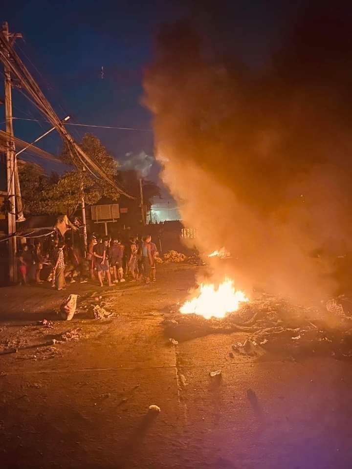 Local #Myanmar reporting that a 1 &amp; a half year old child just got shot in #Yangon. The child was apparently in the home then. Report says ambulance cannot get to the child to provide medical help as #military security forces are blocking the roads #WhatsHappeningInMyanmar