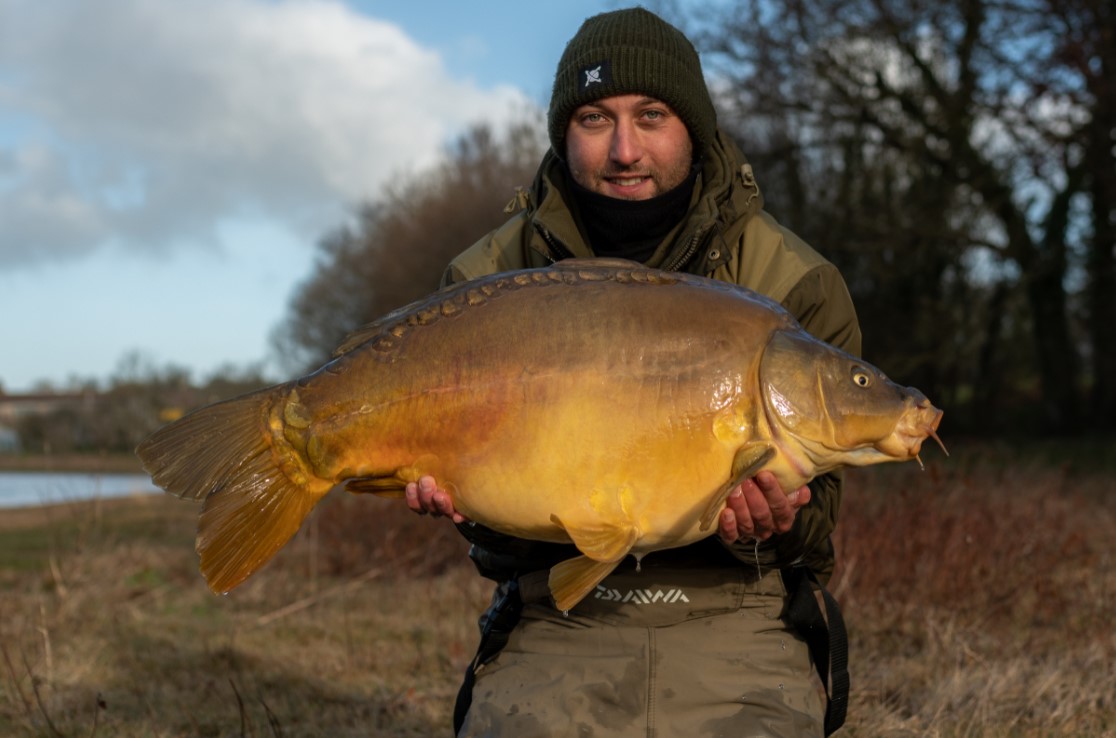 CCMooreFrance1's tweet photo. Petit rappel... S'il y a bien une chose qu’Allan optimise lors de ces flash session, c’est la sélection dans la taille de l'esche. On peut facilement rendre un gros appât (24mm) très pêchant en l’allégeant à l’aide de bâtonnets de lièges et autres mousses à zig !
#ccmoore https://t.co/T24H1tpZxi
