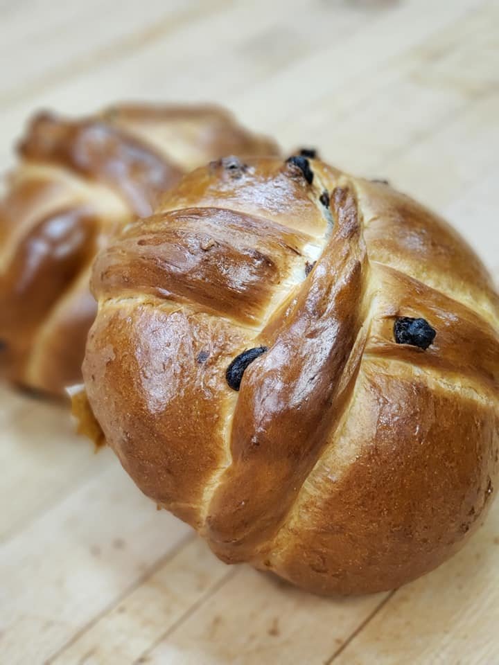 FCBBurl's tweet image. Order your #Paska now for pickup on Thursday April 1st and Saturday April 3rd. Call the store until Wednesday March 31st by noon and place your order - 📞 905-634-5656. 

#Easterbread #Easter #burlon #hamont