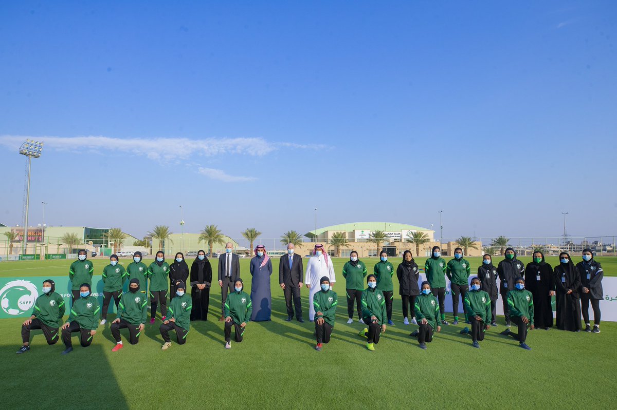 saudiFF's tweet photo. الاتحاد السعودي لكرة القدم يكشف عن مشروع طموح ضمن إطار ملف استضافة كأس آسيا 2027. 
🌐◀️ https://t.co/Trzs2eajWh https://t.co/hMKfJWuJUv