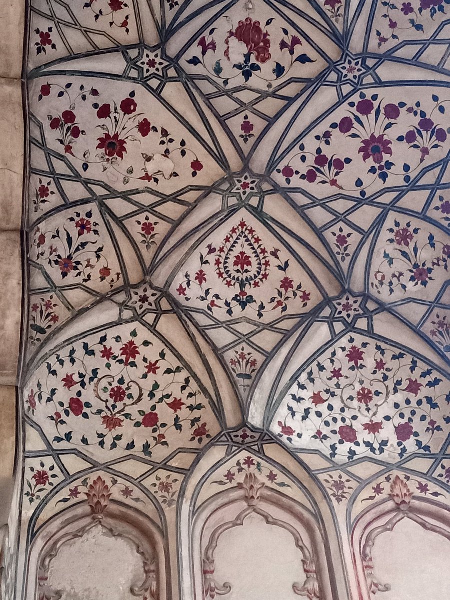talatmahfooz's tweet photo. Real Art
#tazhip @arabesque #art #traditionalart #mobilephotography #Lahore #ArtistOnTwitter https://t.co/sLLN7PaU9f