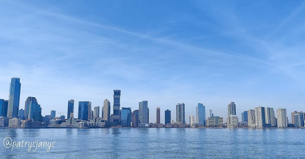 AdalinkaNYC's tweet photo. New Jersey Skyline.
Seen from West Side Manhattan.

Shot on @oneplus 8T.
On 03.23.2021.

#shotononeplus
#streetphotography
 #femalephotographer #womanphotographer
#manhattan #newyork  #capturenyc 
#womanphotographer #femalephotographer 
#InstaAmazing #pa… https://t.co/WVS7ba3dIo https://t.co/4CSKXRgTi1