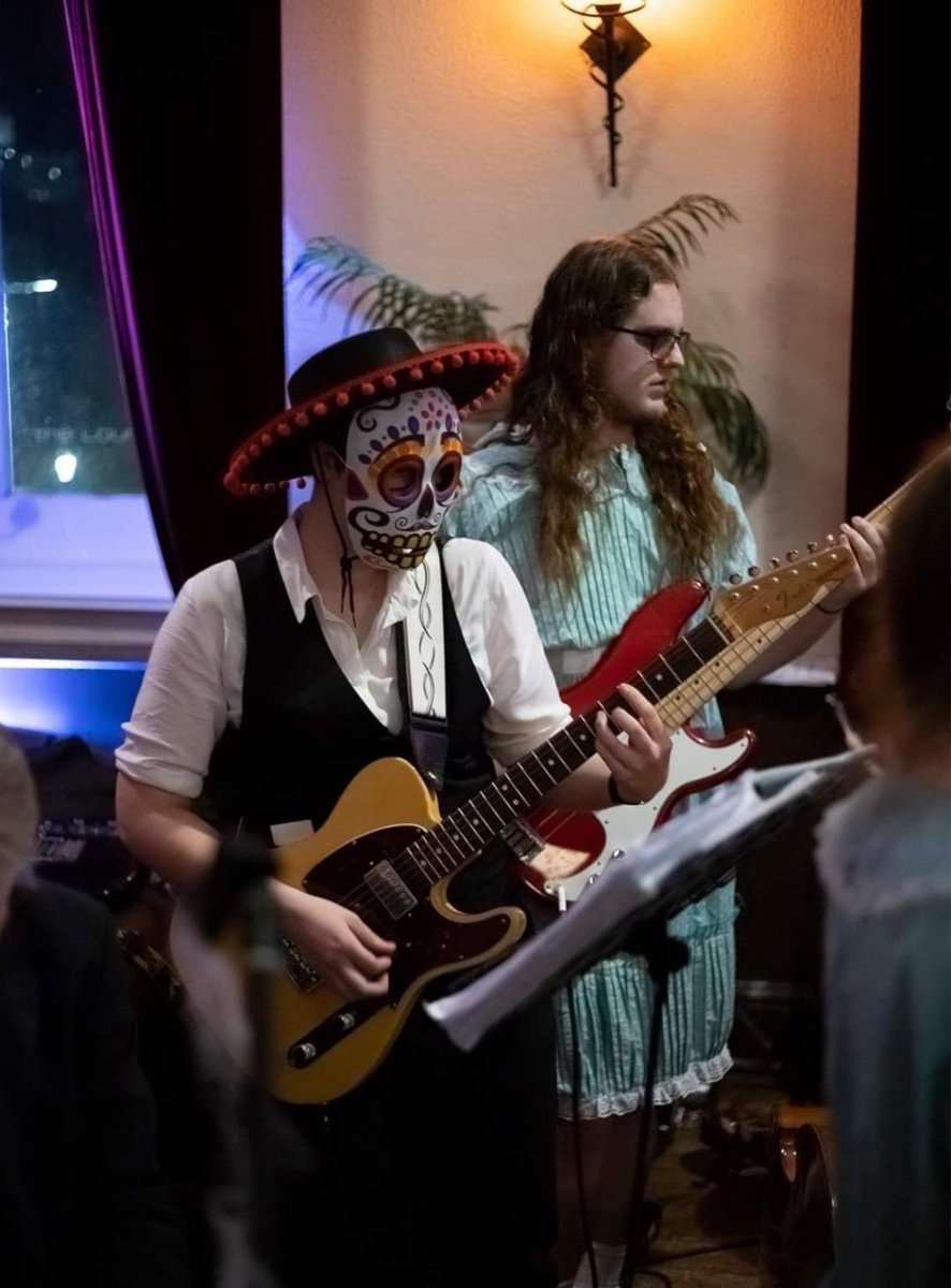 OpenscreenAsbl's tweet photo. The time is coming🎉🦌🤩

Join us tomorrow for the premiere of ‘Radio Sunshine’ on Zoom:

https://t.co/H2u1E7Lu3f

Bring along:

*Drinks
*Candle
*Pen and Paper

More details here:

https://t.co/NMKpweAxGi

😘😻😎

#radiosunshine #kappkinomusic #nuriabonet #openscreen #concert https://t.co/ZwBLg7GnMV