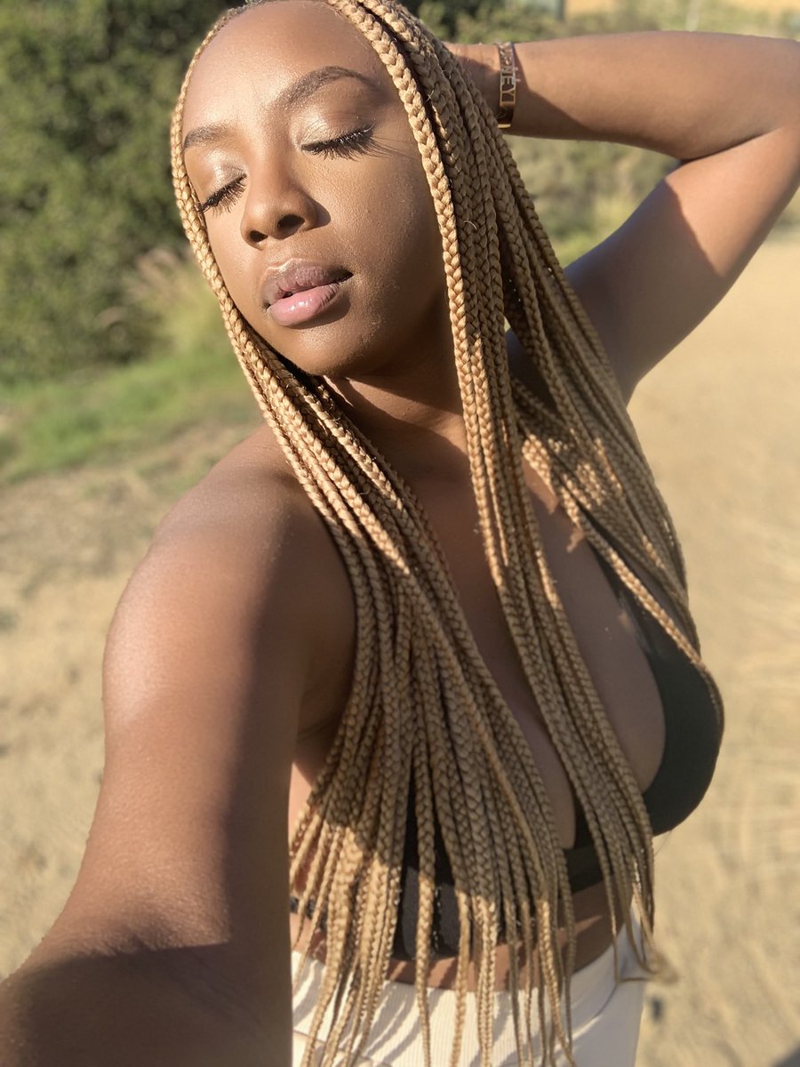 Veronicatheauthor tweet media