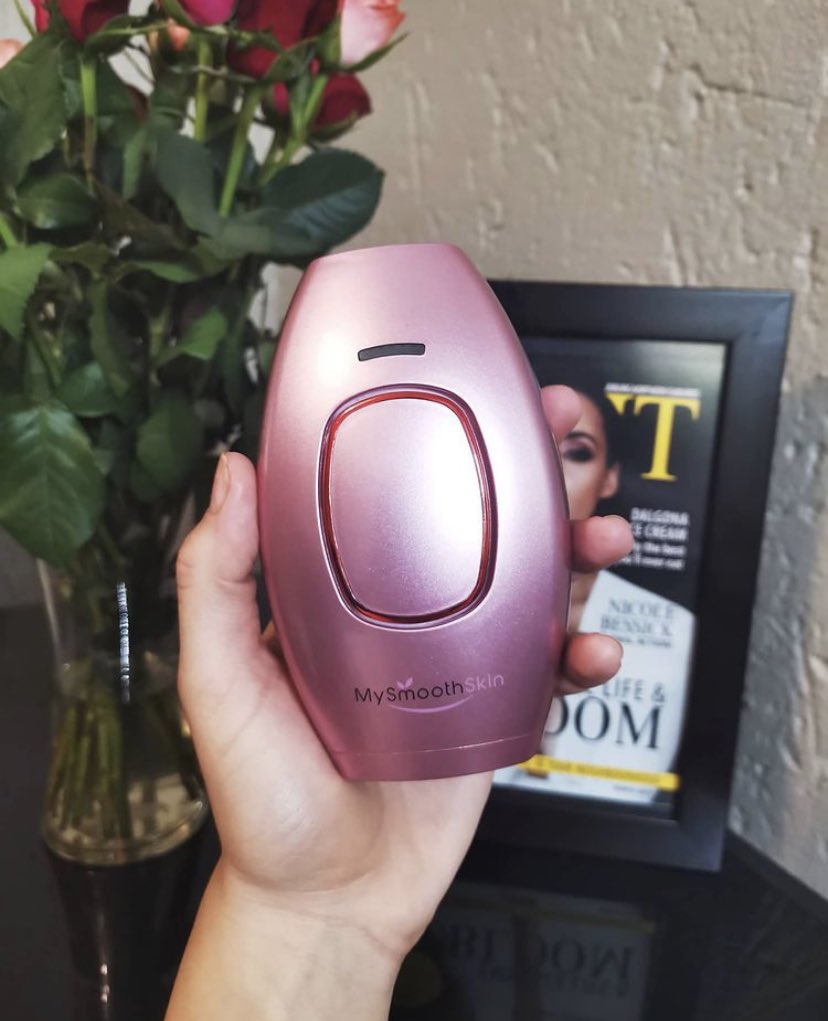 Nicole_Bessick's tweet photo. Selfcare Sundays🛀❤️with SA's #1 IPL Hair Removal Device.
I'll be introducing you to a new character &amp; let’s say she doesn't wear much clothing😂
W/ @MySmoothSkin1 I’m able to keep up my hair removal maintainenance from the comfort of my home w/ zero pain &amp; a fraction of the cost https://t.co/hd9TWo7WOa