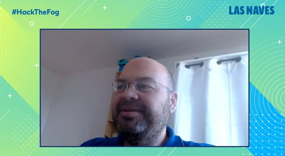 vlcinnovation's tweet photo. FOGGURU | 🥇@carlosgaliana entrega el primer premio del #Hackaton #HackTheFog a la app #FogPandits, la cual permite la medición de sedimentos en el fondo marino, y permite detectar problemas medioambientales. Enhorabuena!! 

#MissionsValència https://t.co/onPNpzV2fS