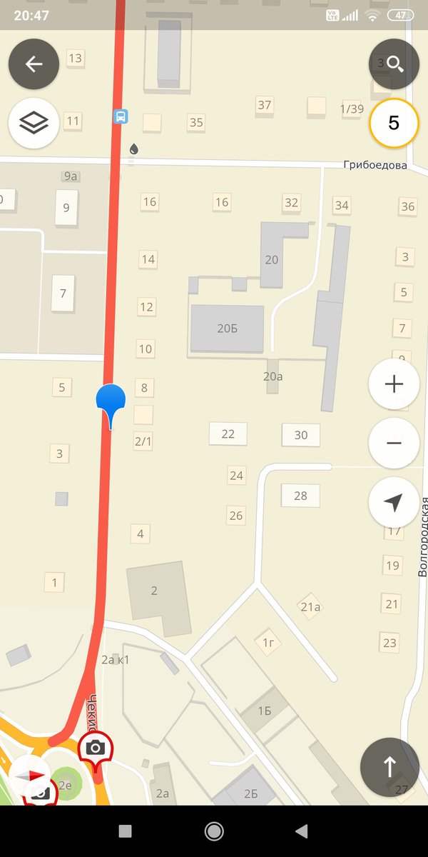 <a href="/SamMobilePriem/">Мобильная приемная Губернатора Самарской области</a> прошу срочно принять меры по устранению дорожного полотна в данном месте глубина ямы в районе 300мм  чтоб объехать необходимо выезжать на встречку огорождений нет.причем данный участок находится в таком состоянии уже больше полугода. Сейчас лужи до аварии  далеко!