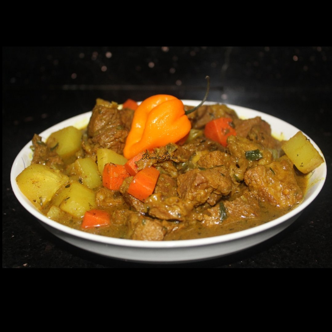 romaskitchen_'s tweet photo. Wondering what to cook today?
Curried Beef it is 😋 
#RomasKitchen #CurriedBeef
#CurryBeef #jamaicantwitter #jamaicanfood #youtube 
Recipe 👇🏾 👇🏾 
https://t.co/EUjjEXKCUB https://t.co/okNZomwbog