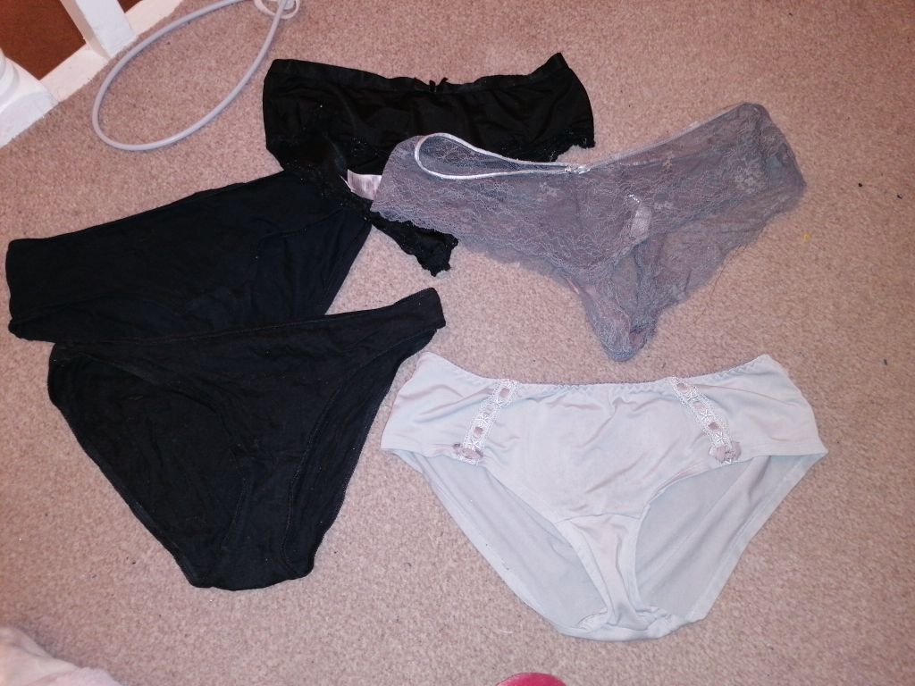 prettyinprim's tweet photo. Plenty of panties for sale
Come get them 😘
#dirtypanties #usedpanties #fetishseller #buymypanties #pantiesforsale #panties #usedpanties #pantiesforsale @allthingsworn @pantypay https://t.co/pub5eE5wSp