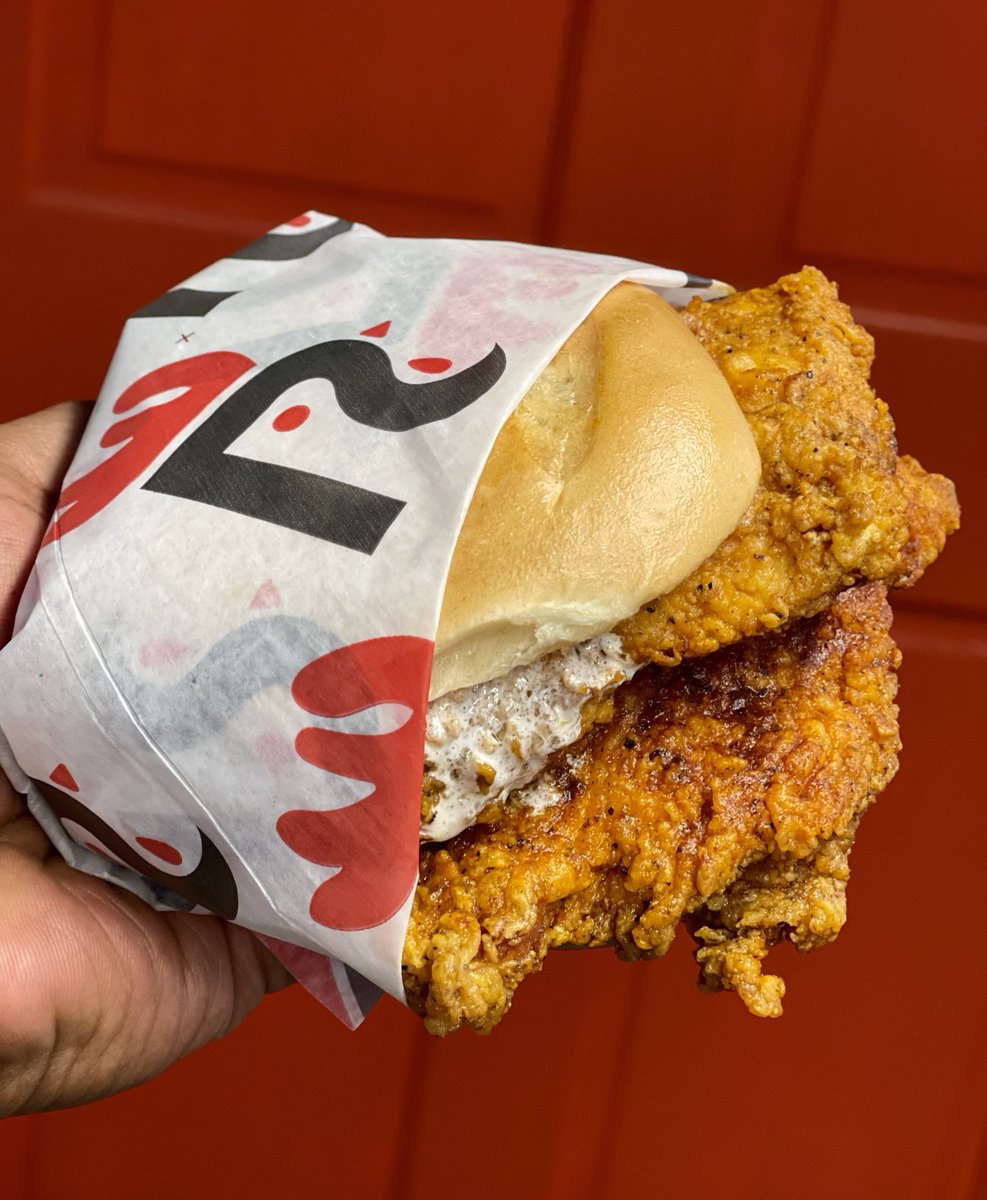 roamingrooster1's tweet photo. Happy Sunday RR Fam! Custom sandwich wraps are in and Honey butter is bussin’. We like we like .... Do you? 🤗 https://t.co/rOmP5lUTOs
