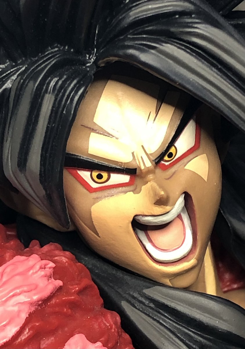 N Dora Smsp 超サイヤ人4孫悟空 マンガディメイション 海外正規品 届いたのでちょっと気になった所 ぱっと見は問題ない が 胴体の接続部分のハマりがよくない 髪の毛が埃っぽい 目玉のプリントがズレてる これは他の方の情報で国内版でも見られた