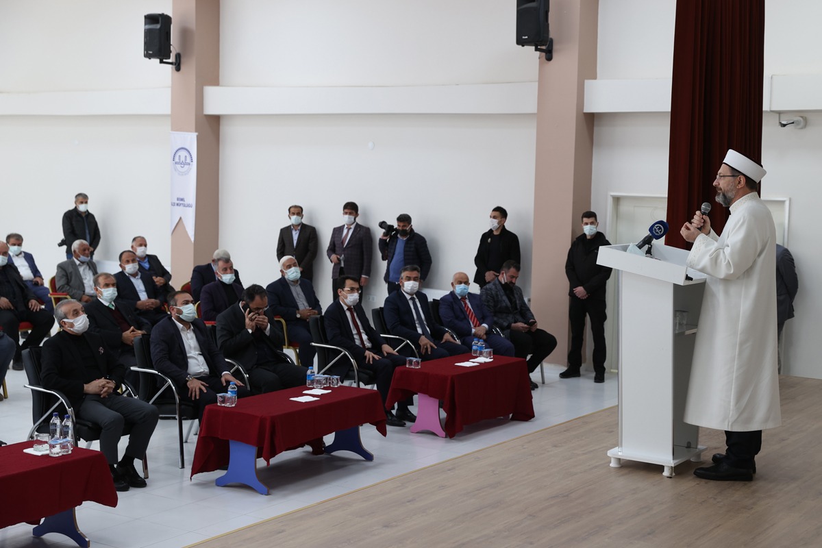 Diyanet (@diyanetbasin) on Twitter photo Diyanet İşleri Başkanı Prof. Dr. Ali Erbaş, Bismil İlçe Müftülüğü Hizmet Binasının resmi açılışını yaptı
<a href="/DIBAliErbas/">Prof. Dr. Ali Erbaş</a>
diyanet.gov.tr/tr-TR/Kurumsal… Diyanet İşleri Başkanı Prof. Dr. Ali Erbaş, Bismil İlçe Müftülüğü Hizmet Binasının resmi açılışını yaptı
<a href="/DIBAliErbas/">Prof. Dr. Ali Erbaş</a>
diyanet.gov.tr/tr-TR/Kurumsal…