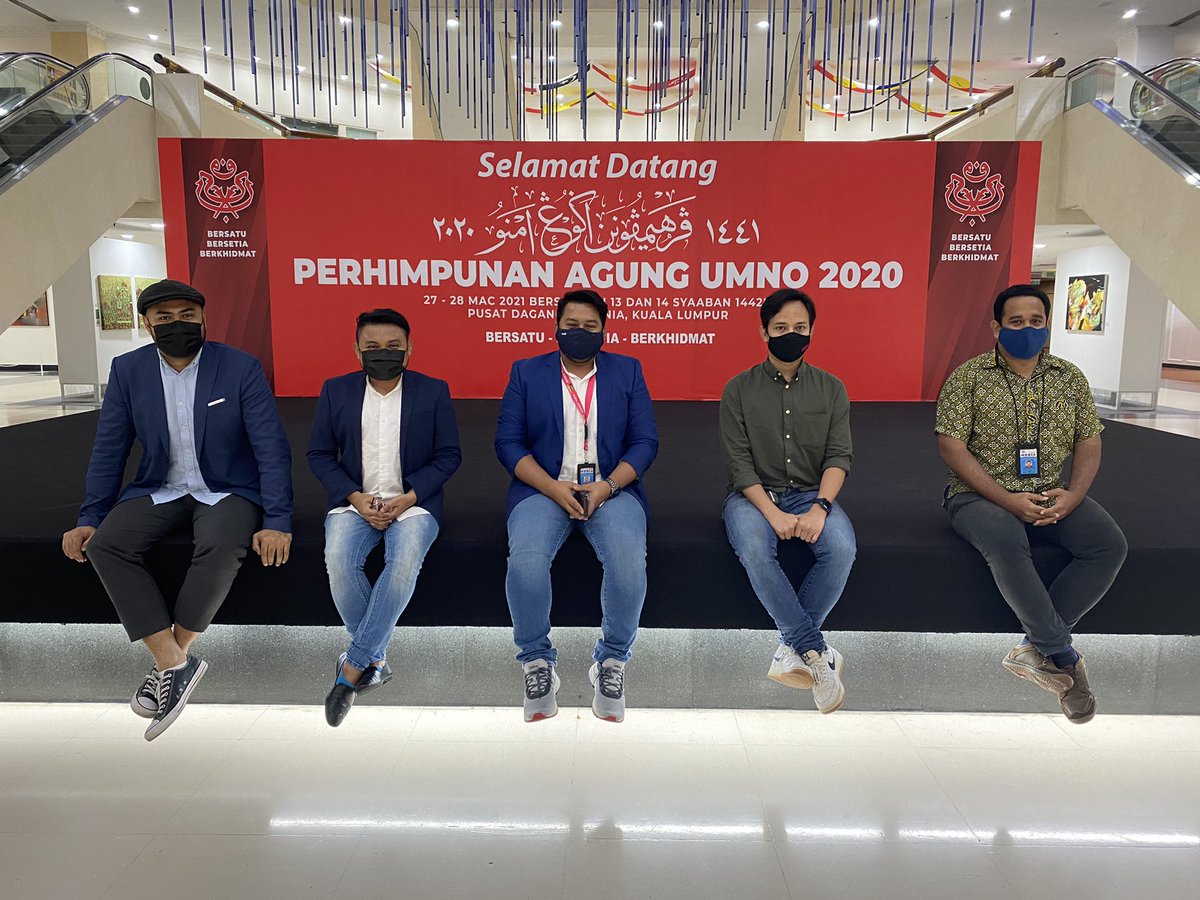 FauziSuhaimi's tweet photo. Last day bersama team hebat! Tutup tirai dengan Perhimpunan Agung UMNO 2020. Thanks semuanya.
#KamiAWANI #PAU2020 https://t.co/91i9TI1DmJ