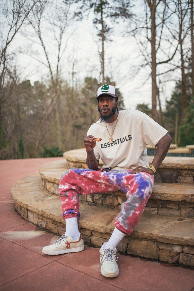 imanshumpert's tweet photo. This shit bout chicken. Don’t forget it. 
#grownmanMani

📸 by: @justxfred https://t.co/nd7gDjXj4m