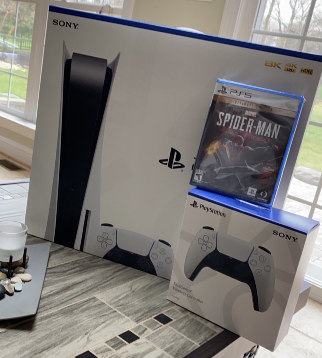 spfalcon11's tweet photo. Big upgrade alert let’s go!! 🚨 @PlayStation #PS5 #Warzone #RocketLeague #NBA2K21 https://t.co/TTIgdh45IJ