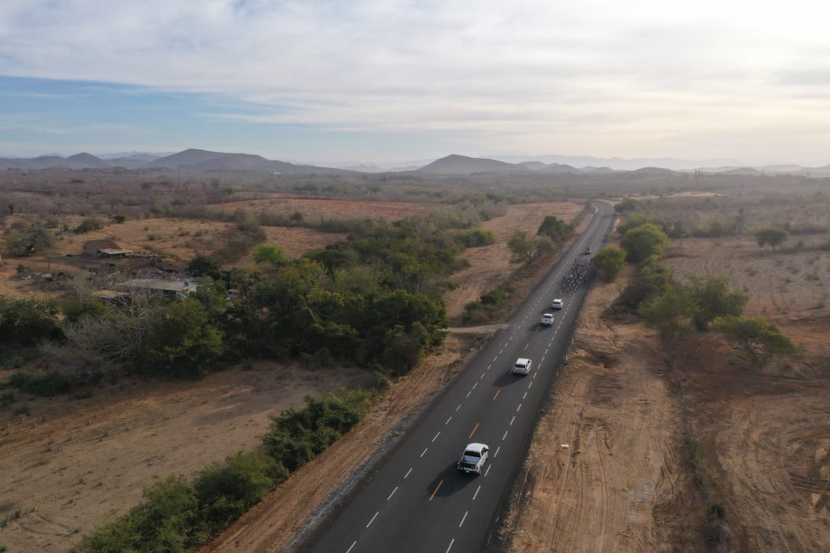 SinaloaSop's tweet photo. Gobernador @QuirinoOC
Y su esposa @RosyFdeOrdaz inauguran moderna carretera en Mazatlán, La Cerritos luce de manera espectacular.  https://t.co/vLjU9jX42q https://t.co/4GiioZuwPi
