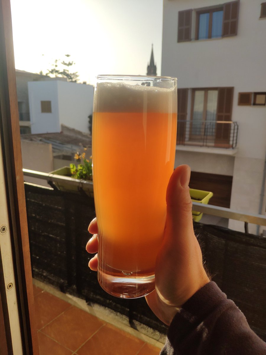 BenderBRodrgue2's tweet photo. Le da mil patadas a la Paulaner, franzis y y las sobrevaloradas que se entienden como "buenas" https://t.co/0zuS1da3Q4